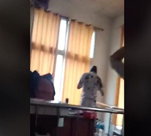 अफ्ताब आलमलाई सफाई दिने न्यायाधीश थारूमाथि इजलासमै कालोमोसो प्रहार