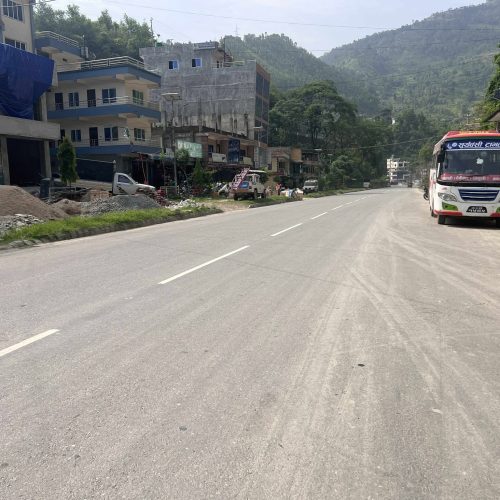 भाडाका सार्वजनिक सवारी नचल्दा पृथ्वी राजमार्ग सुनसान, धादिङको जनजीवन प्रभावित