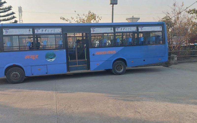 "मयूर यातायातले सेवा दिॅंदा धुलिखेलमा तनाव"