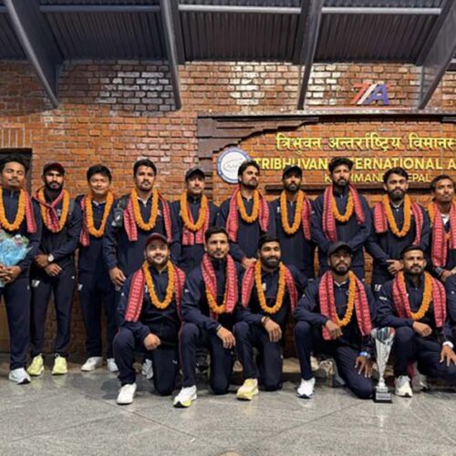 कीर्तिमानी नेपाली क्रिकेट टिम नेपाल फर्केको छ ।  