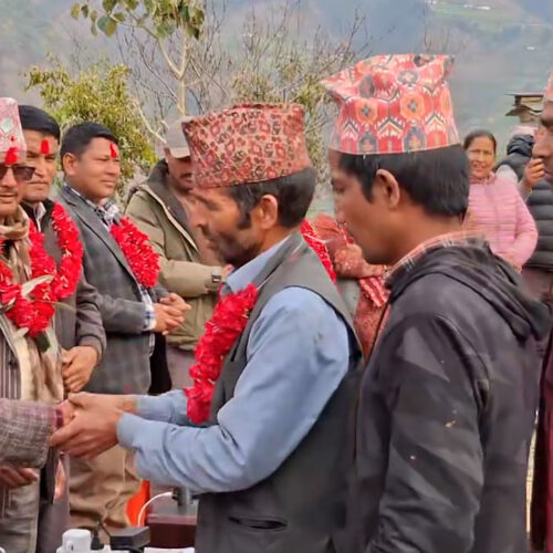 भीम रावललाई जिताउन सिंगो गाउँ नै नेकपा प्रवेश