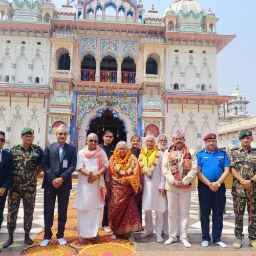 प्रधानमन्त्री कार्कीद्वारा जानकी मन्दिरमा पूजाअर्चना