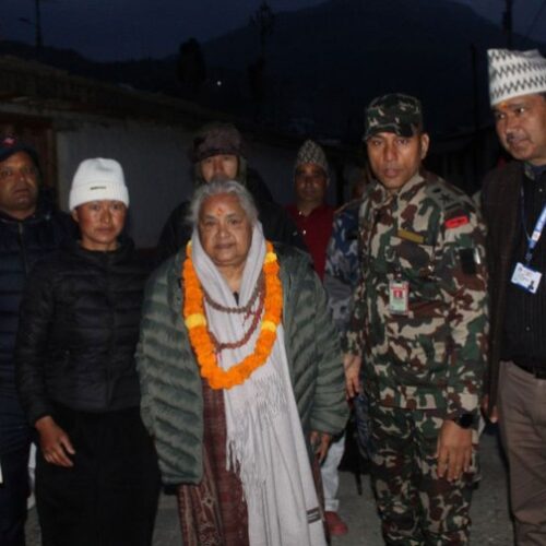 प्रधानमन्त्री कार्कीद्वारा जुम्लाको चन्दननाथमा पूजा