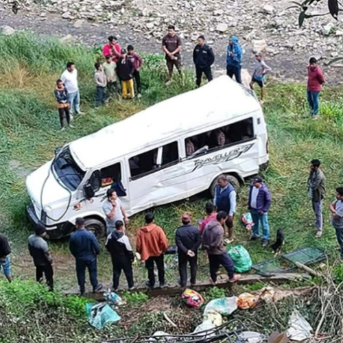 प्युठानमा मिनी बस दुर्घटना हुँदा १६ जना घाइते