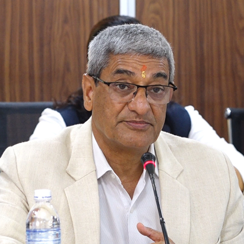 पक्राउपछि पूर्वगृहमन्त्री लेखकले भने- राजनीतिक र कानुनी लडाइँ लड्न तयार छु