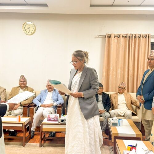 नवनियुक्त महान्यायाधिवक्ता कँडेलद्वारा सपथ ग्रहण