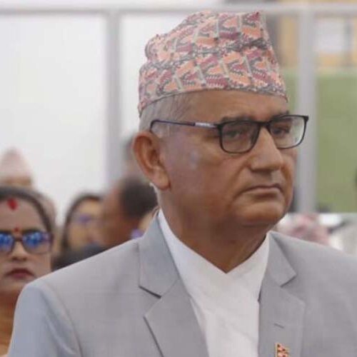 एमाले सांसद गुरु बरालले पहिलो बैठकमा विरोध जनाए: ओली र लेखकलाई तत्काल रिहाइ गर्न माग