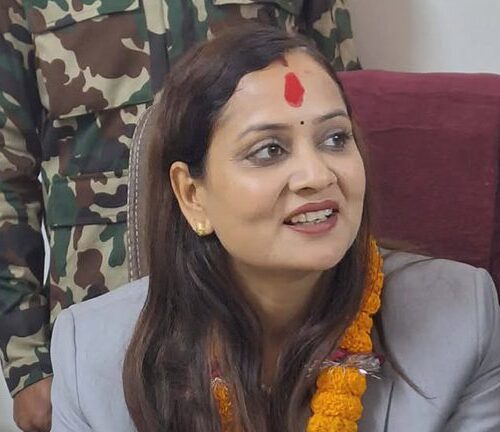 स्वास्थ्यमन्त्री निशासँग ३० तोला सुन र ५० तोला चाँदी